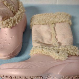 Crocs Boots, Size 6, Pink, Faux Fur Lined